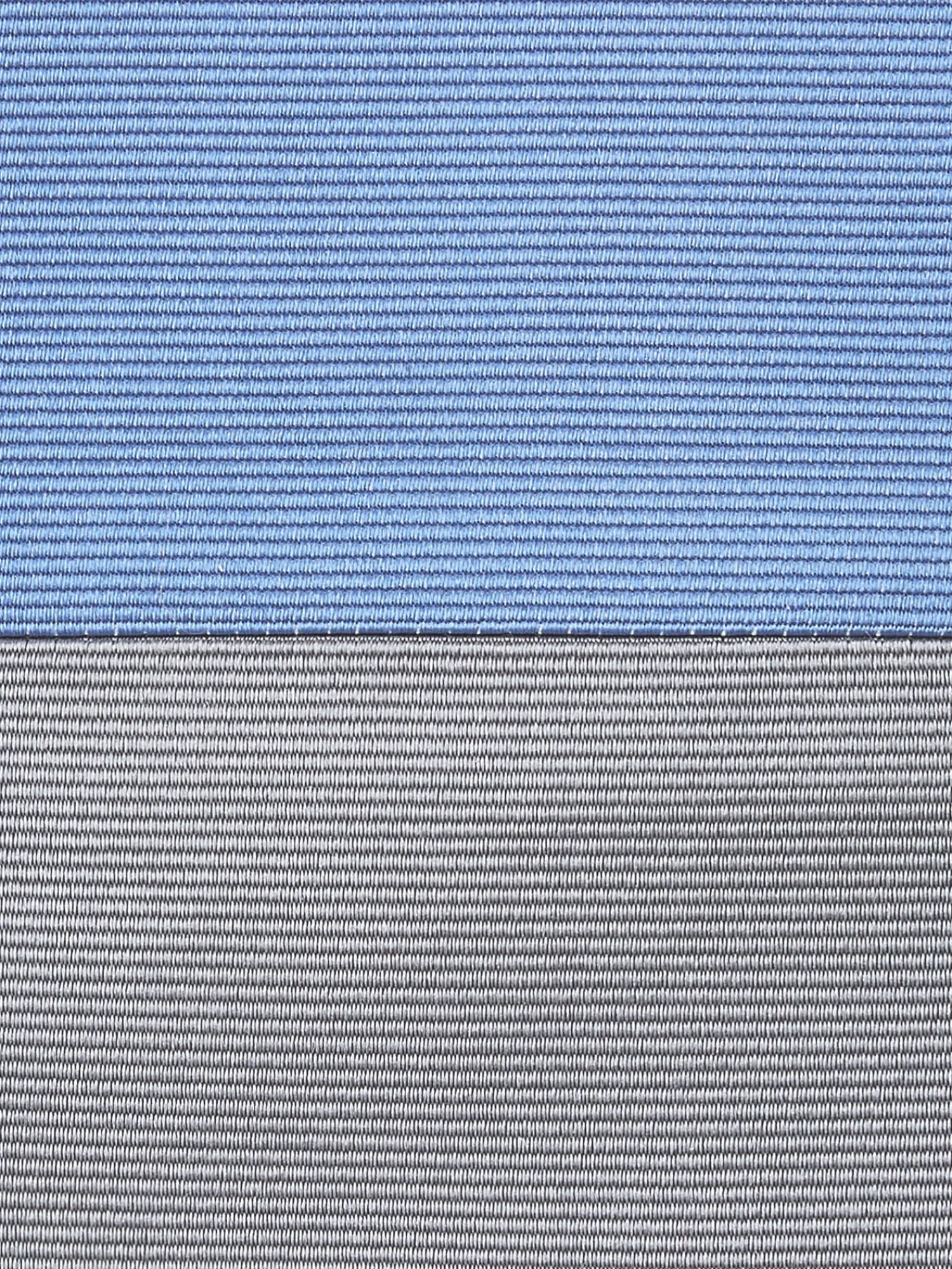 Bruce Field Pochette de costume en pure soie finement côtelée gris réversible bleu dur