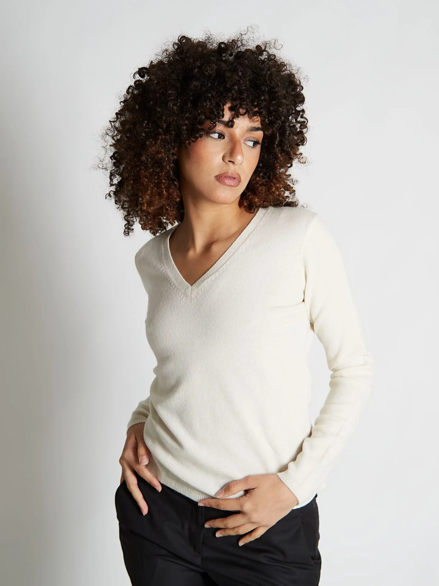 Femme Bruce Field Pull fermme col V en laine et cachemire jauge 12 Maeva