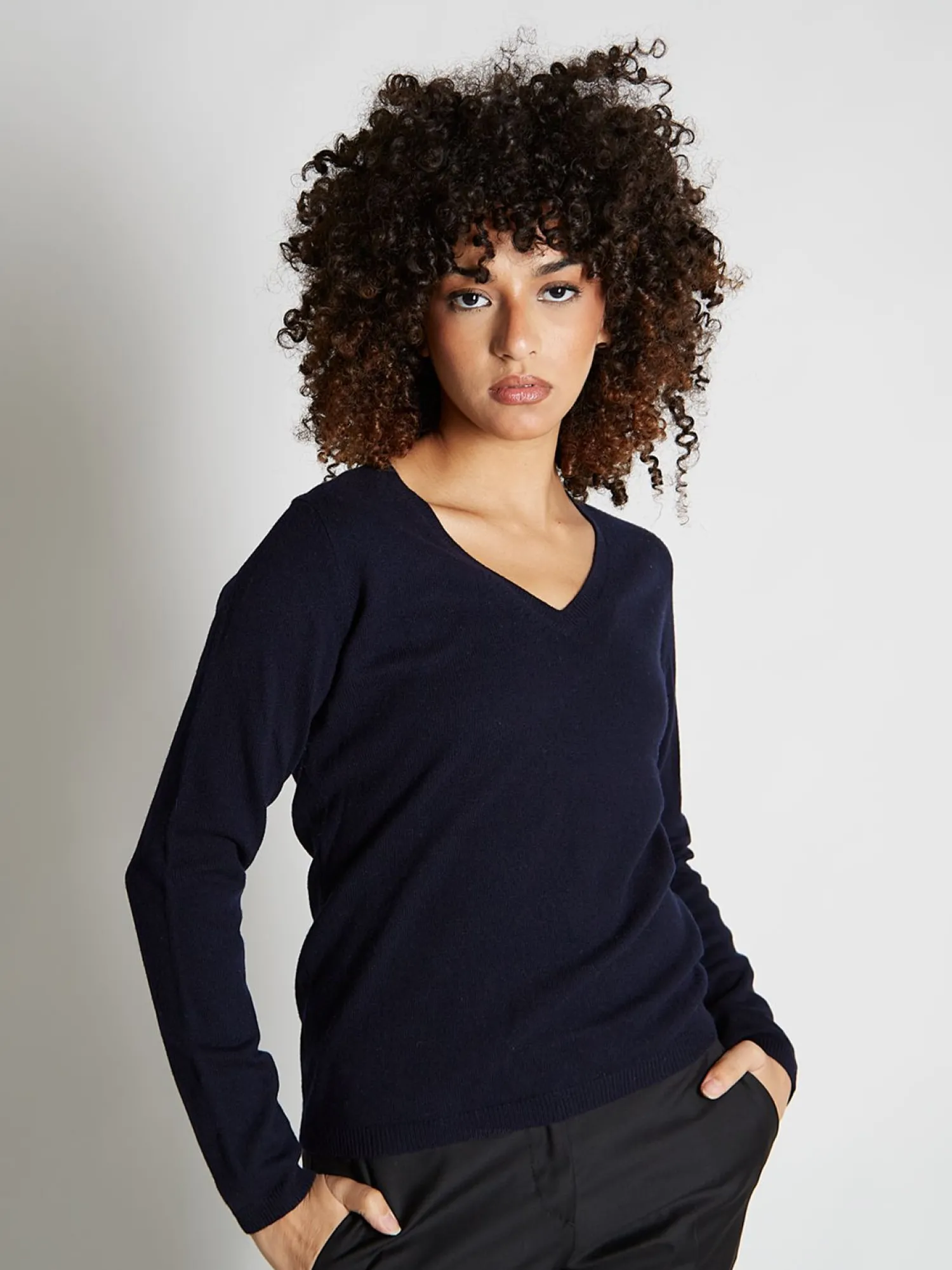 Femme Bruce Field Pull fermme col V en laine et cachemire jauge 12 Maeva