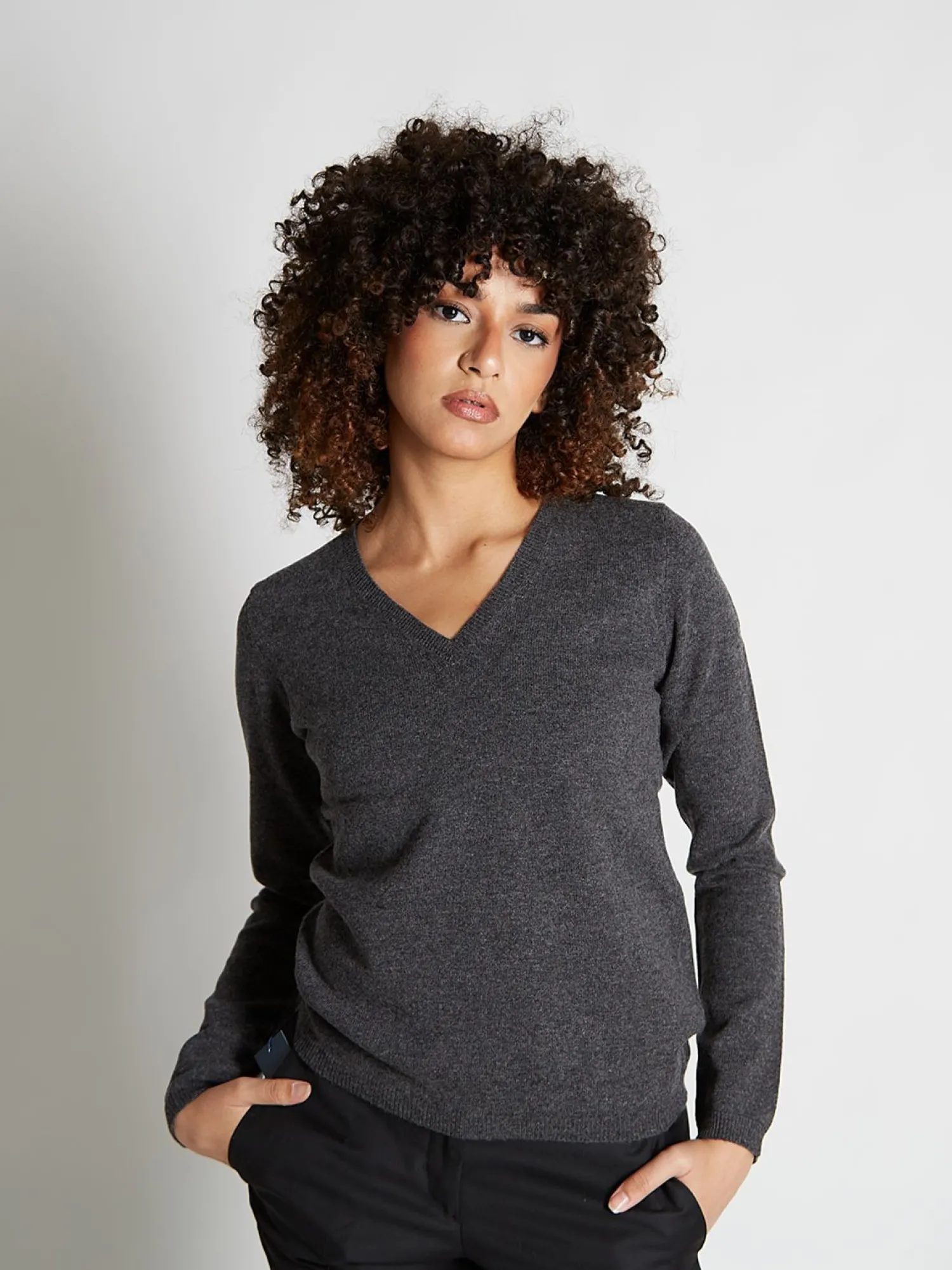 Femme Bruce Field Pull fermme col V en laine et cachemire jauge 12 Maeva