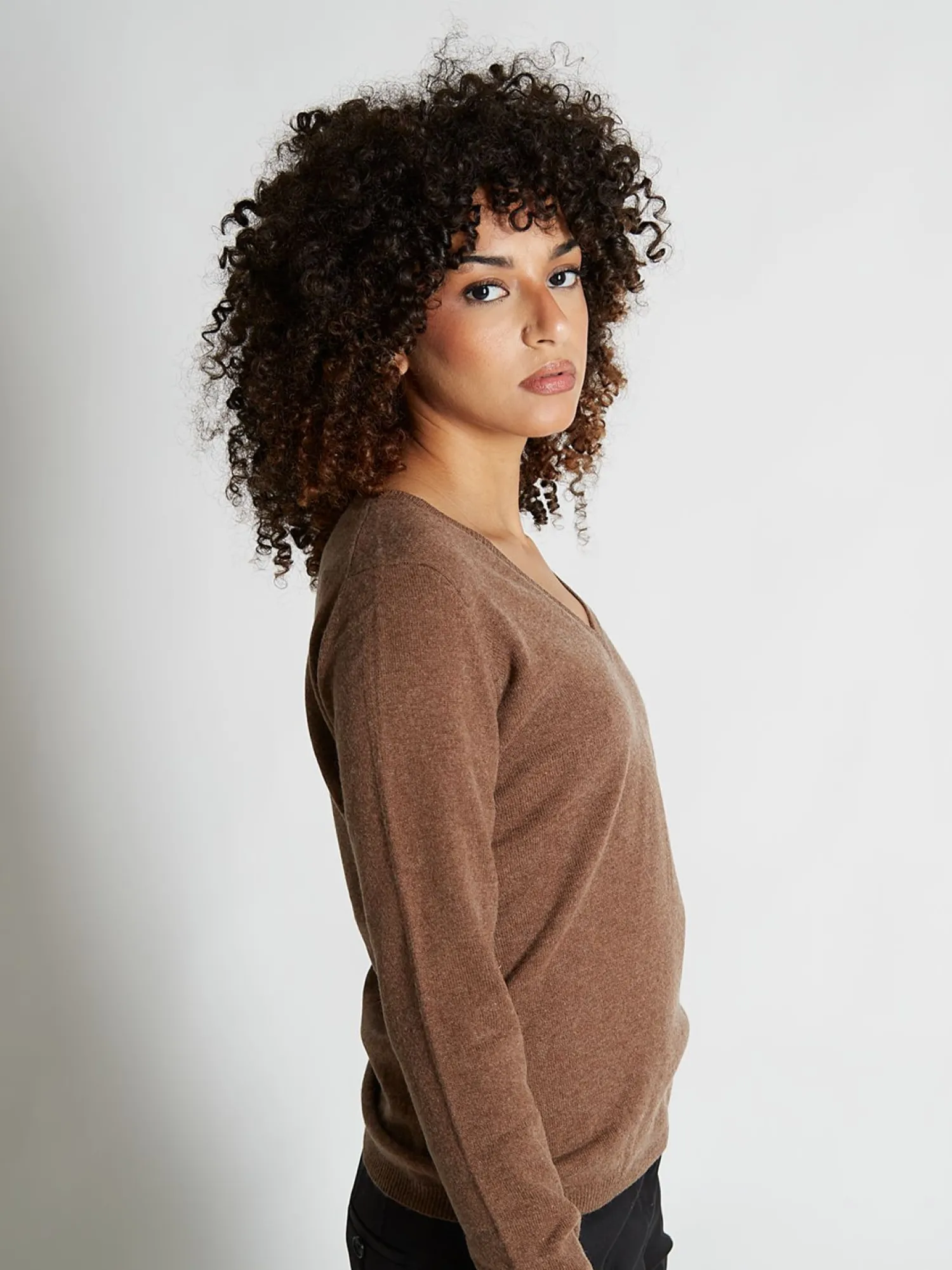 Femme Bruce Field Pull fermme col V en laine et cachemire jauge 12 Maeva