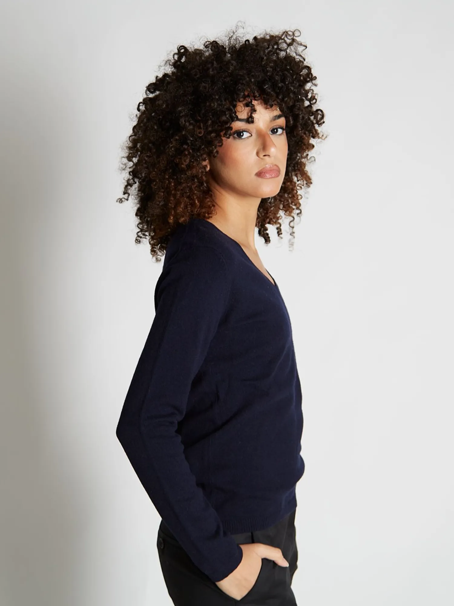 Femme Bruce Field Pull fermme col V en laine et cachemire jauge 12 Maeva