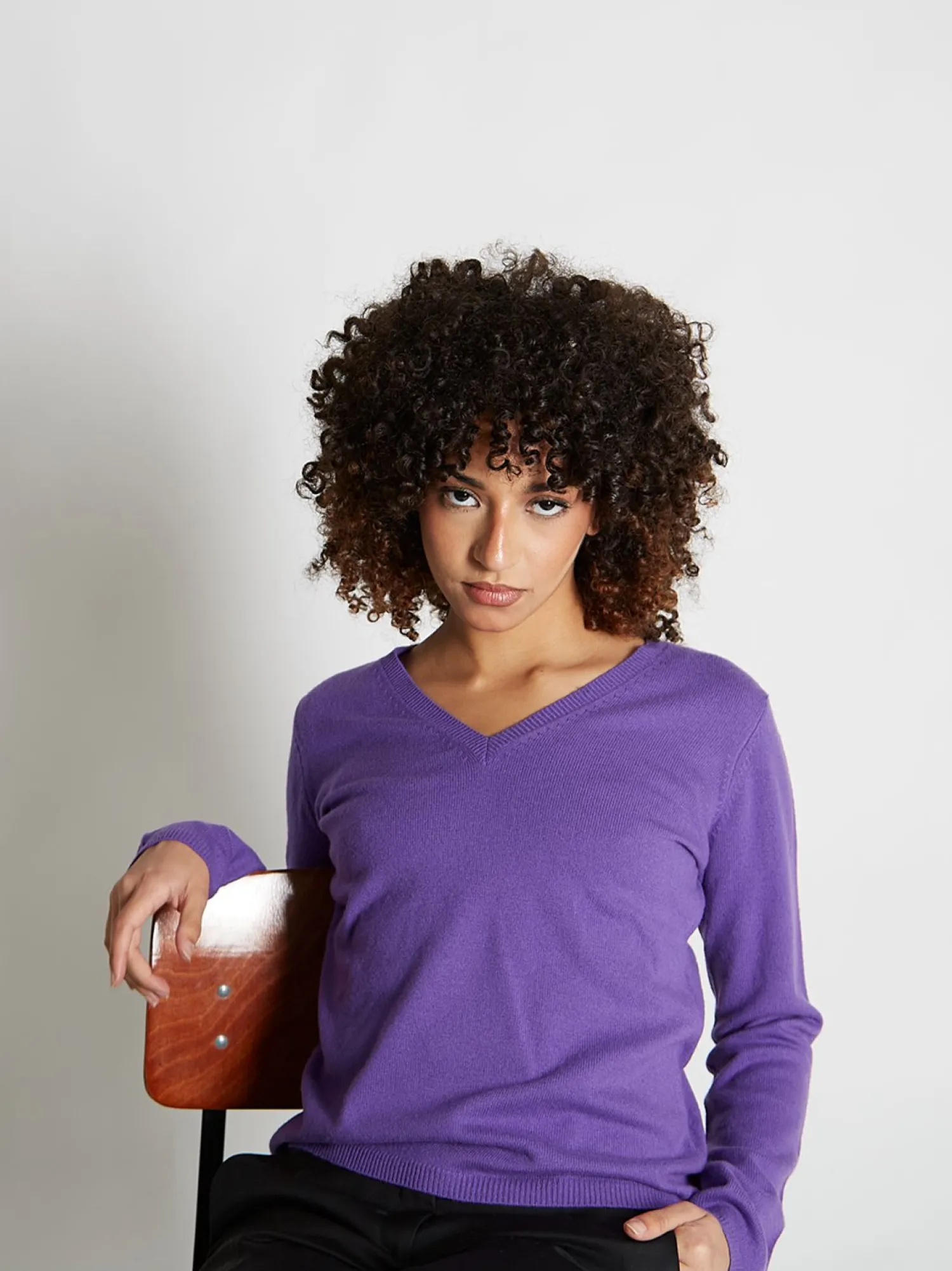 Femme Bruce Field Pull fermme col V en laine et cachemire jauge 12 Maeva