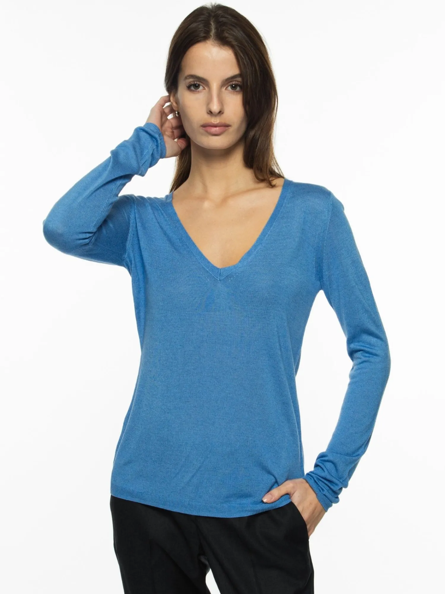 pull_maille_virginie_en_bambou_cachemire_col_v_2.webp Femme Bruce Field Pull maille Virginie en bambou cachemire col V