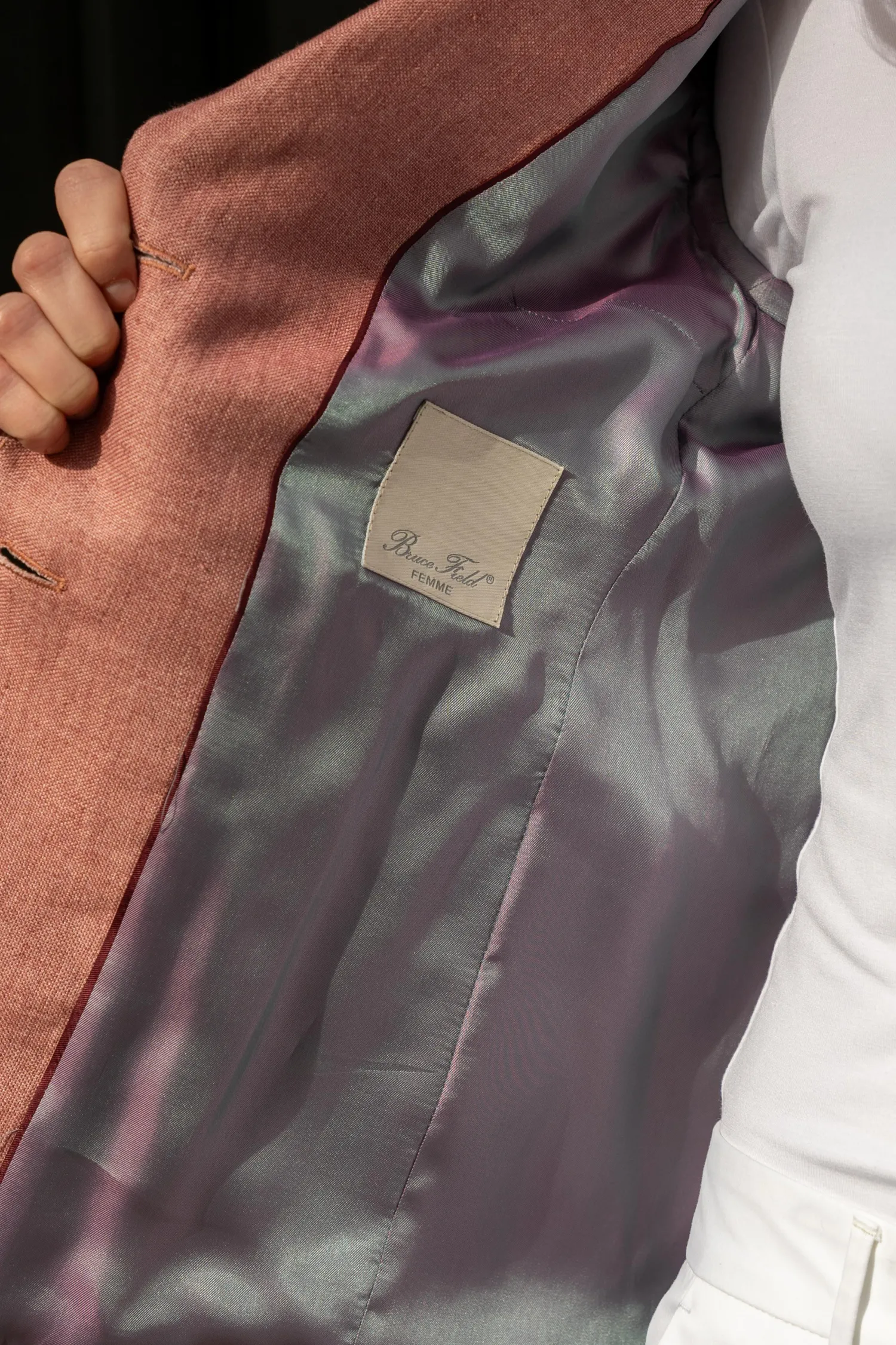 veste_daniela_cintre_en_pure_lin_pais_angelico_2.webp Femme Bruce Field Veste Daniela cintrée en pure lin épais Angelico